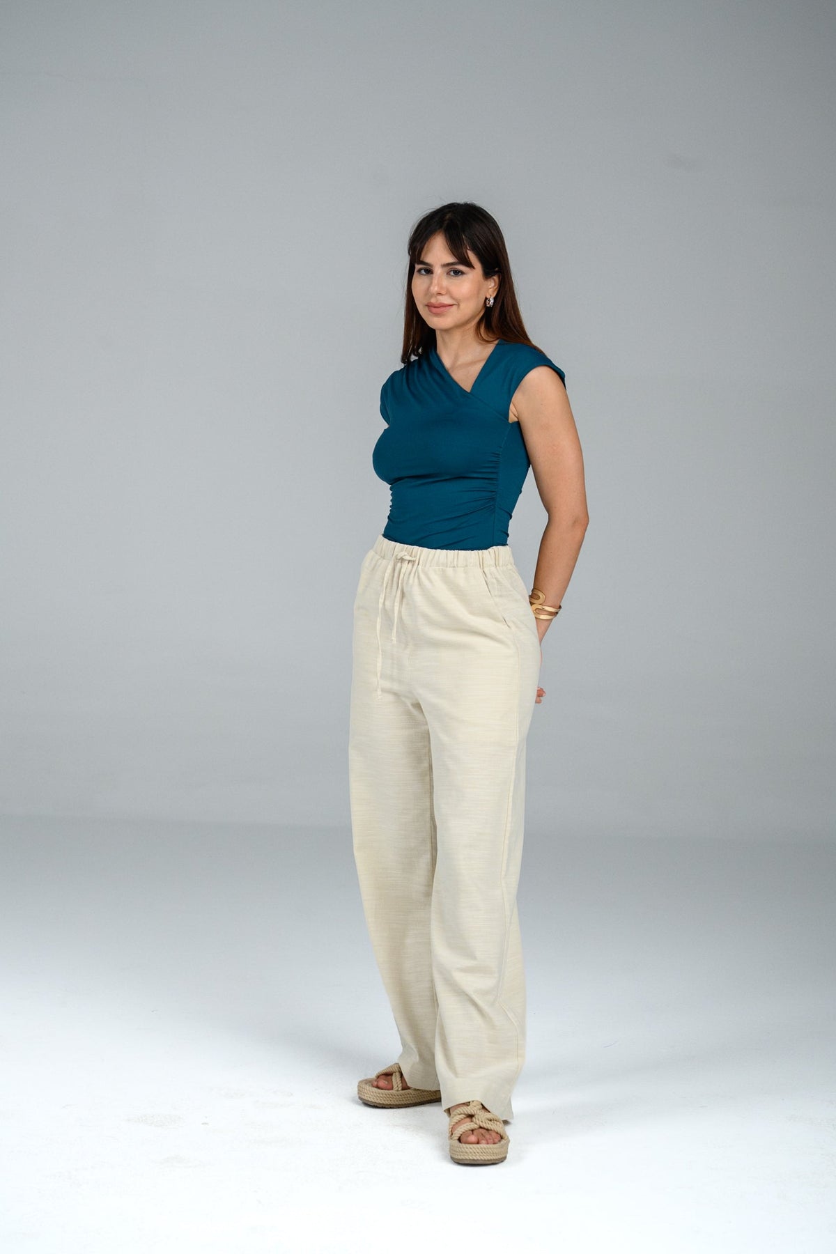 Pantalon structuré Alyne – Pantalon femme Labelnou – vue 2
